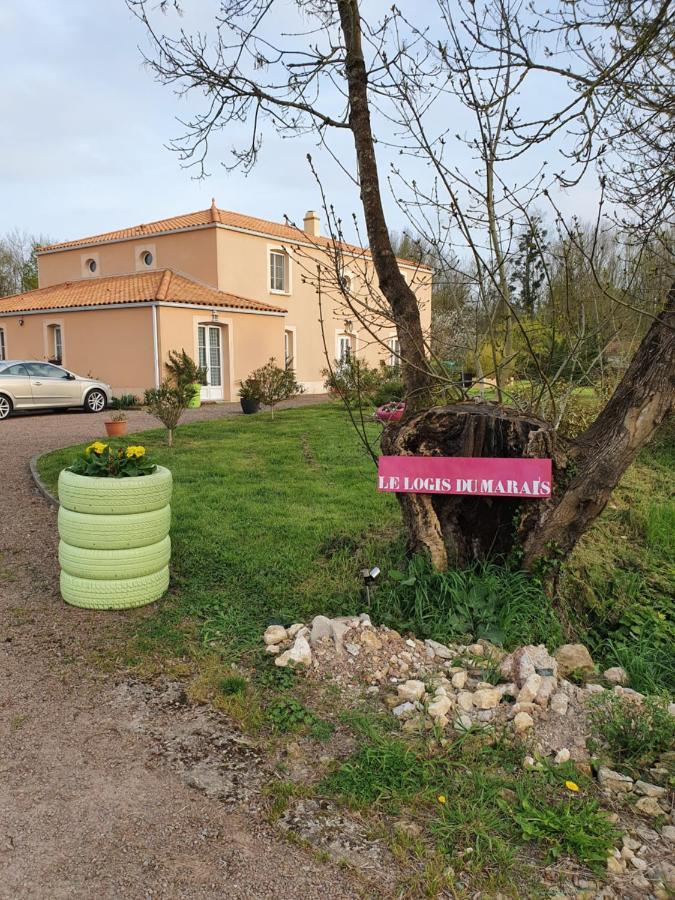 Le Logis Du Marais Bed and Breakfast Les Magnils-Reigniers Exteriör bild
